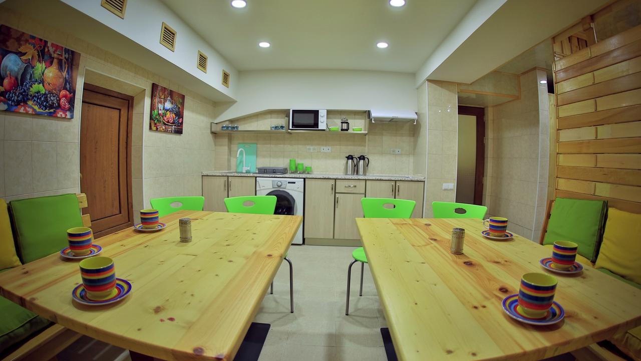 Hostel Jupiter ツァグカゾール エクステリア 写真