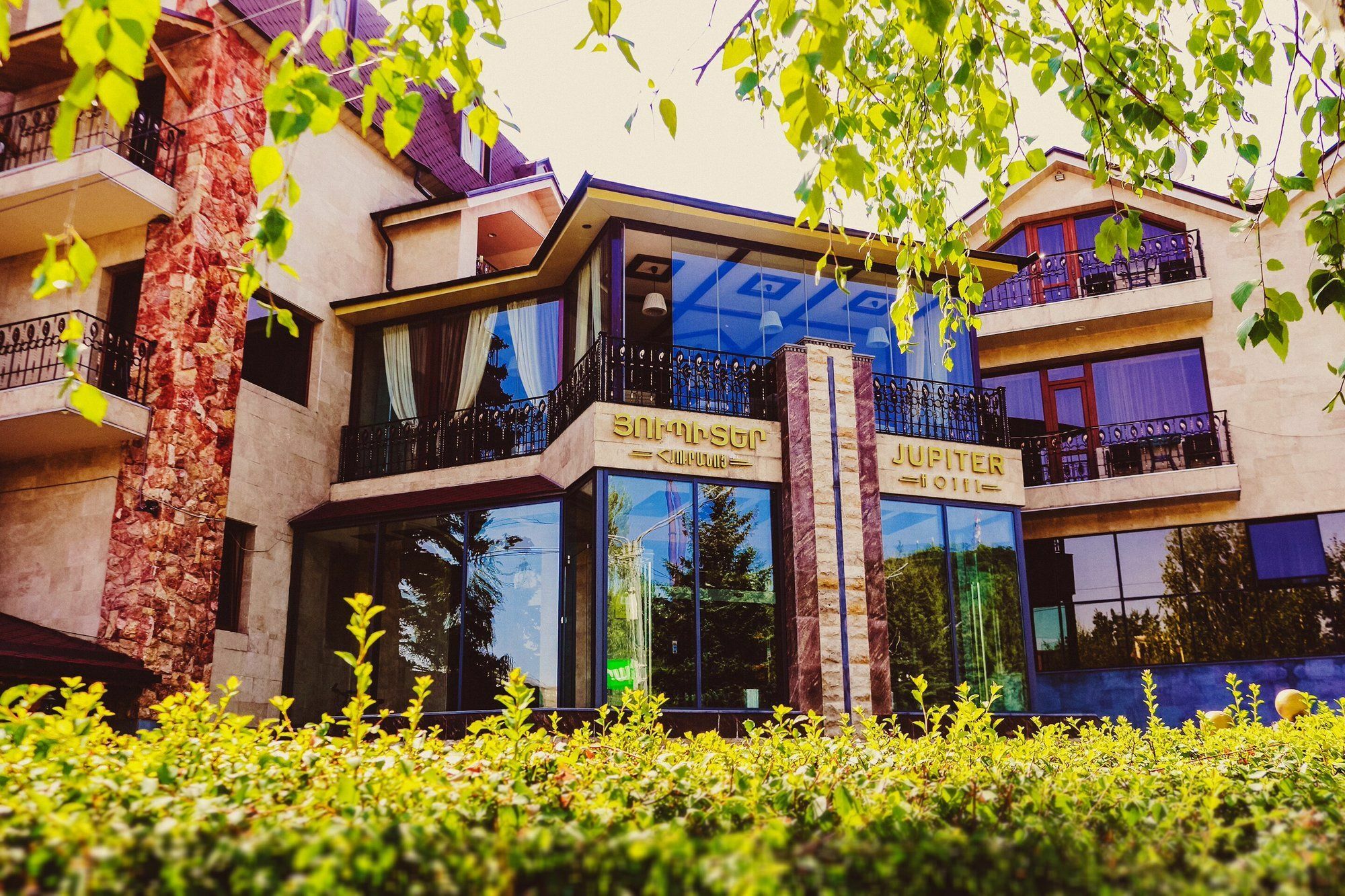 Hostel Jupiter ツァグカゾール エクステリア 写真
